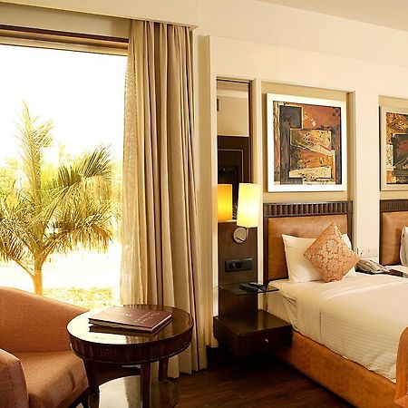 Inde Hotel Signature Tower Gurgaon Exteriör bild