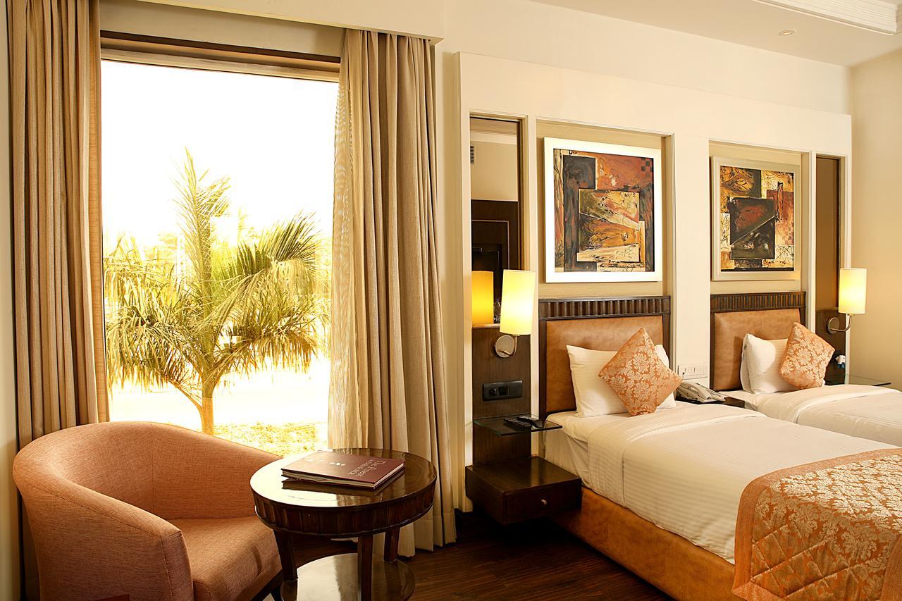 Inde Hotel Signature Tower Gurgaon Exteriör bild