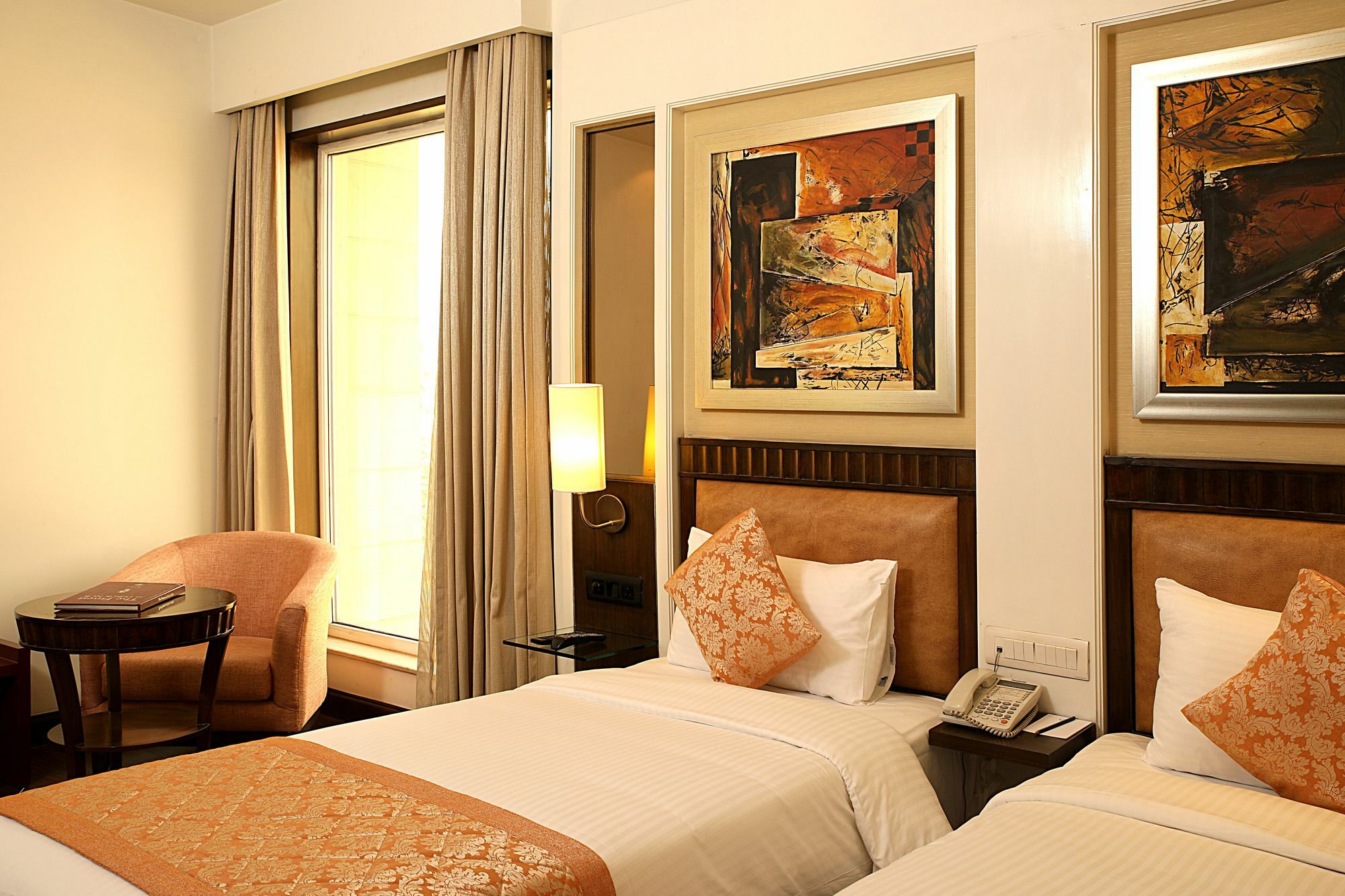 Inde Hotel Signature Tower Gurgaon Exteriör bild